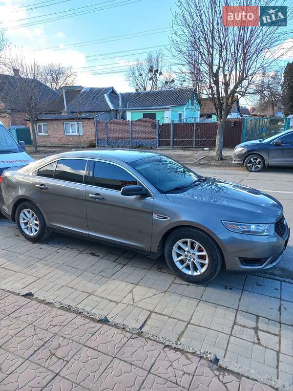 Седан Ford Taurus 2014 в Белой Церкви