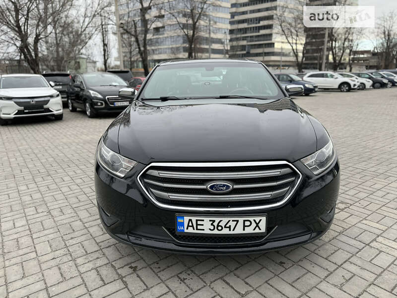 Седан Ford Taurus 2018 в Днепре