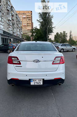 Седан Ford Taurus 2017 в Одесі