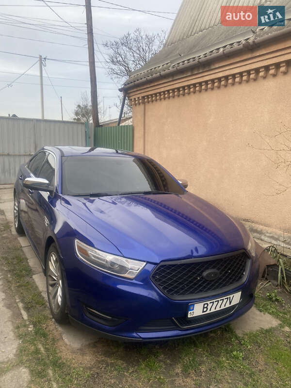 Седан Ford Taurus 2013 в Киеве