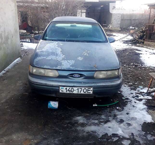 Седан Ford Taurus 1992 в Татарбунарах