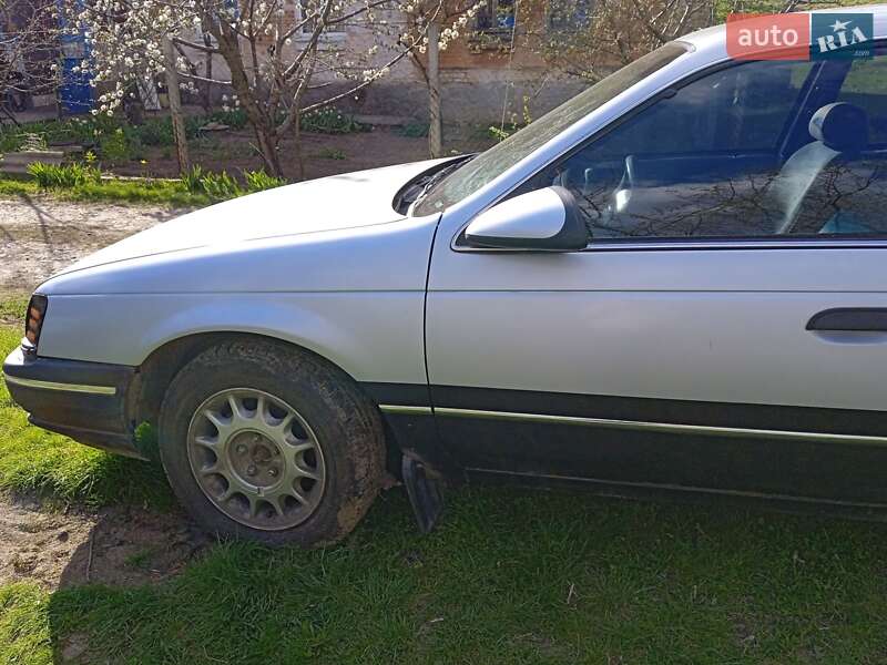 Седан Ford Taurus 1990 в Солоному фото 4 Седан Ford Taurus 1990 в Солоному