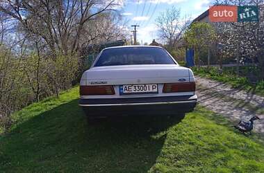 Седан Ford Taurus 1990 в Солоному