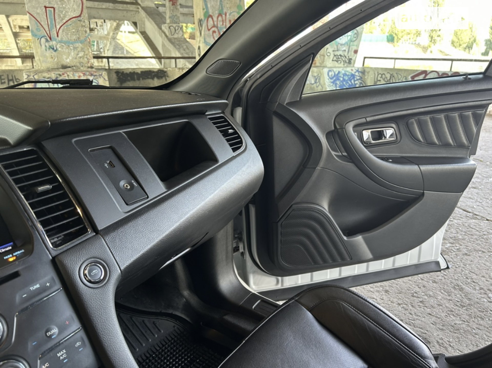 2017 Ford Taurus - мініатюра 7
