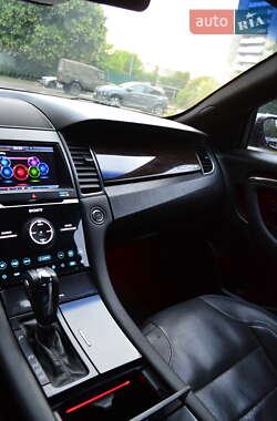 Седан Ford Taurus 2013 в Львове