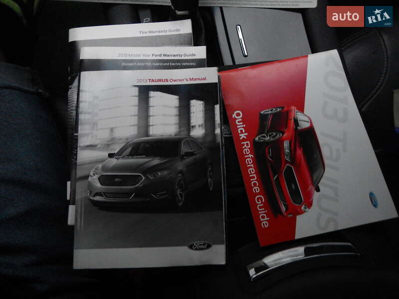 Седан Ford Taurus 2013 в Львове