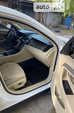 Седан Ford Taurus 2014 в Кропивницком