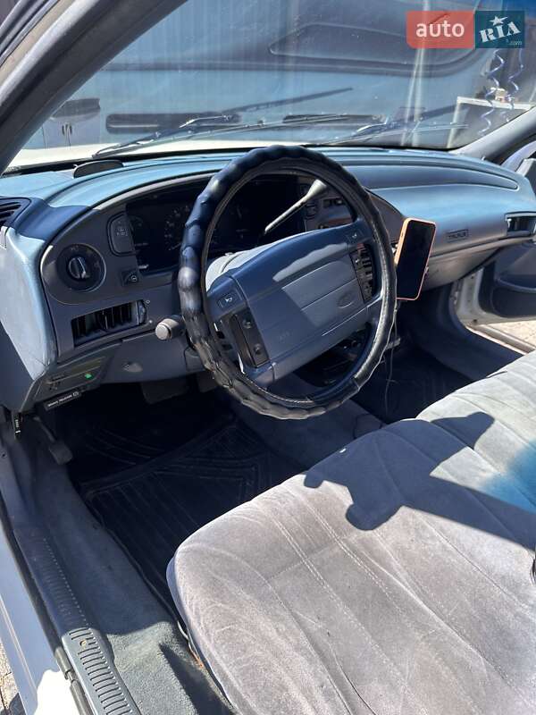 Седан Ford Taurus 1992 в Софиевской Борщаговке