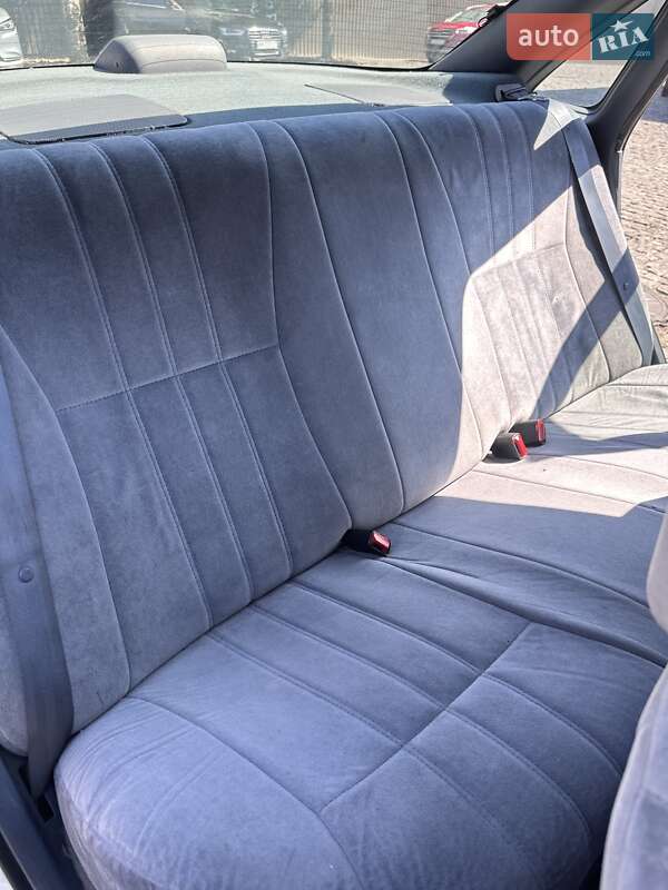 Седан Ford Taurus 1992 в Софиевской Борщаговке