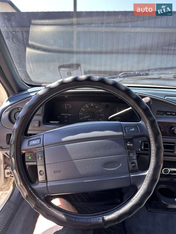 Седан Ford Taurus 1992 в Софиевской Борщаговке