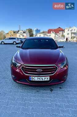 Седан Ford Taurus 2013 в Львове