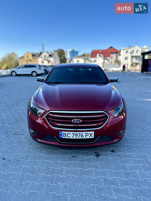 Седан Ford Taurus 2013 в Львові