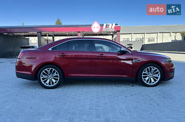 Седан Ford Taurus 2013 в Львове