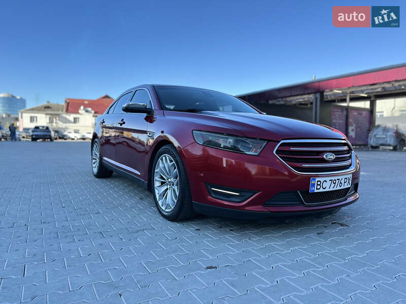 Седан Ford Taurus 2013 в Львове