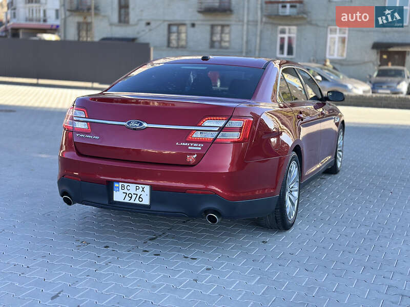 Седан Ford Taurus 2013 в Львове