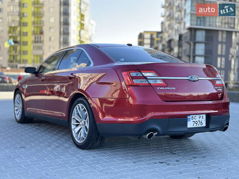 Седан Ford Taurus 2013 в Львове
