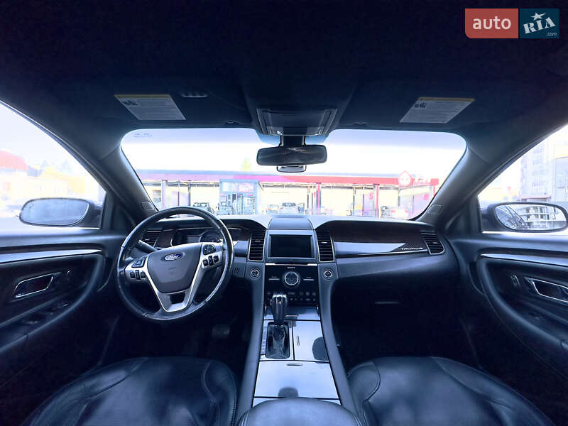 Седан Ford Taurus 2013 в Львове