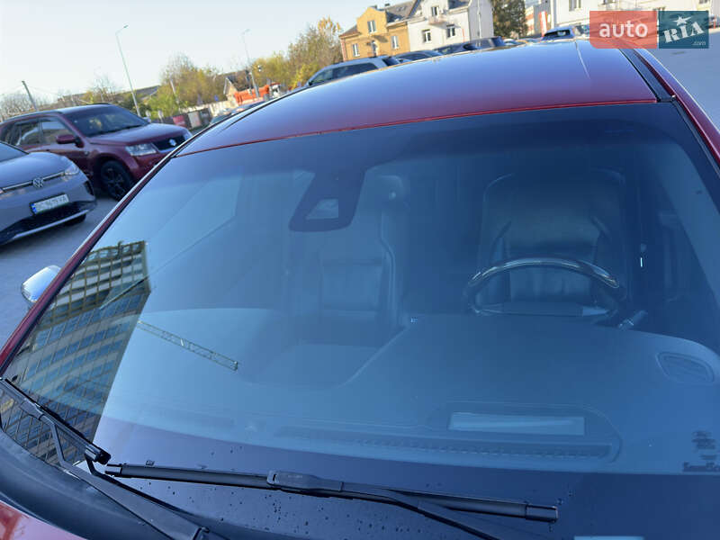 Седан Ford Taurus 2013 в Львове