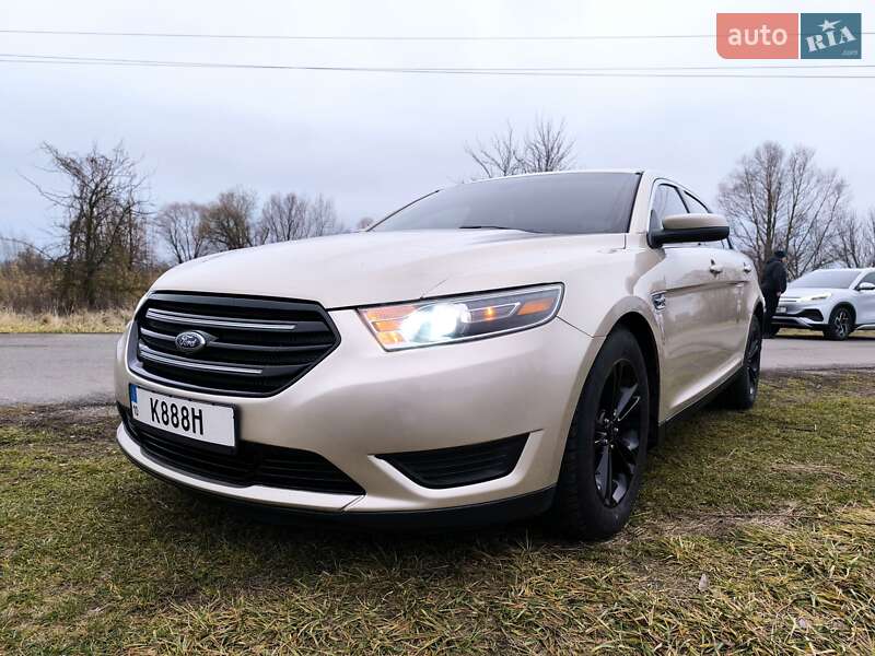 Ford Taurus 2017