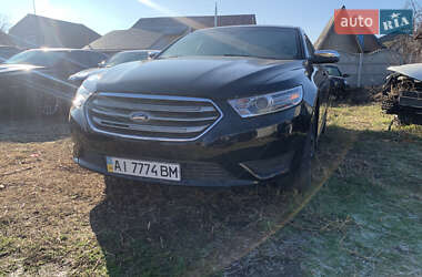 Седан Ford Taurus 2016 в Києві