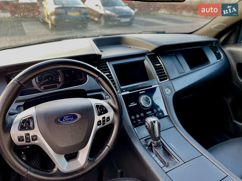 Седан Ford Taurus 2017 в Луцке
