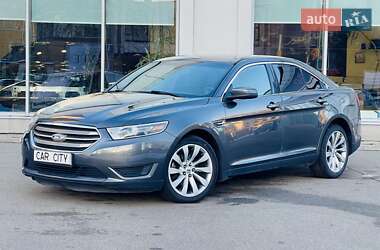 Седан Ford Taurus 2015 в Києві