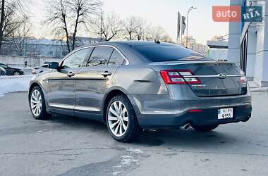 Седан Ford Taurus 2015 в Києві