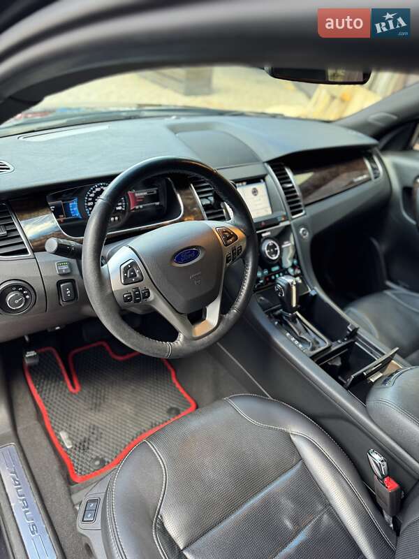 Седан Ford Taurus 2019 в Києві