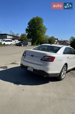 Седан Ford Taurus 2018 в 
