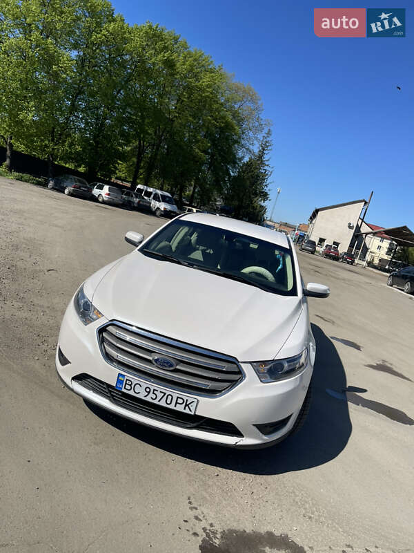 Ford Taurus 2018