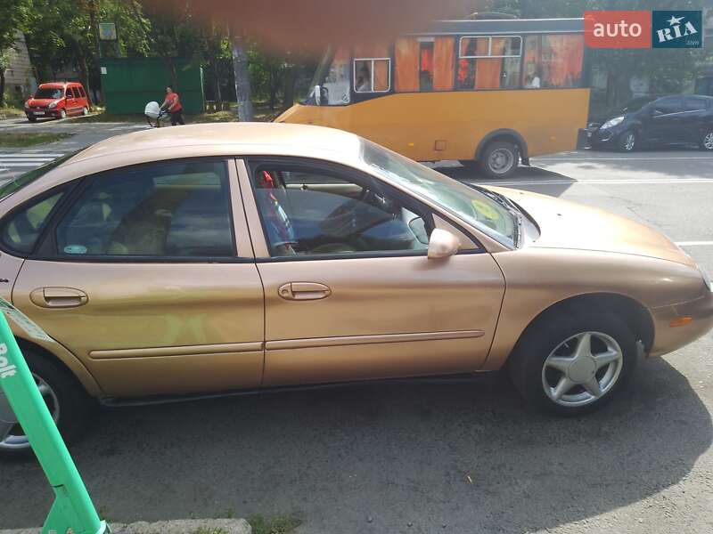 Седан Ford Taurus 1996 в Ровно