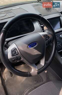 Седан Ford Taurus 2017 в 