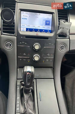 Седан Ford Taurus 2014 в 