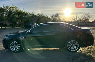 Седан Ford Taurus 2017 в 