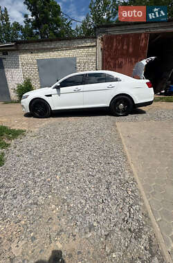 Седан Ford Taurus 2014 в 
