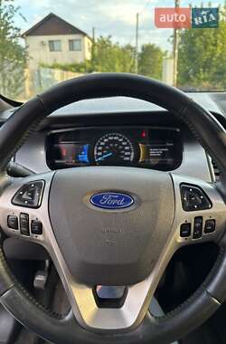 Седан Ford Taurus 2012 в 