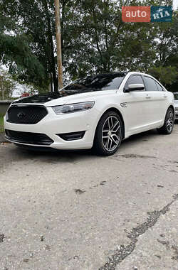 Седан Ford Taurus 2018 в 