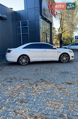 Седан Ford Taurus 2018 в 