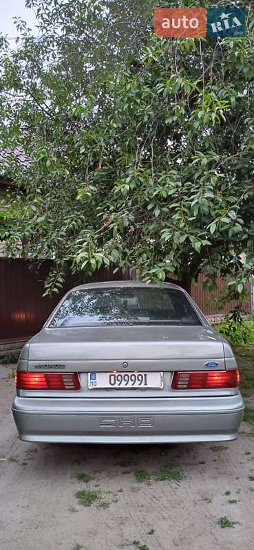 Седан Ford Taurus 1990 в Носовке