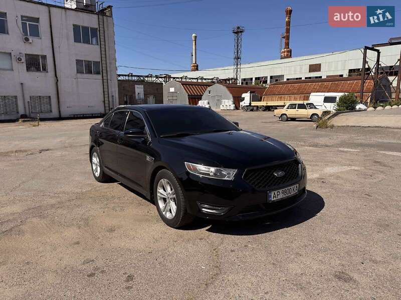 Седан Ford Taurus 2017 в Запоріжжі