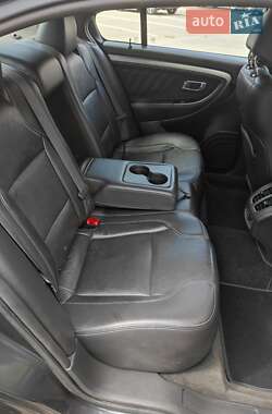 Седан Ford Taurus 2015 в 