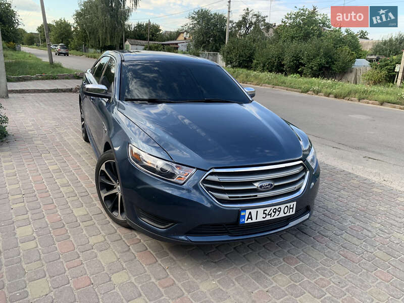 Седан Ford Taurus 2018 в 