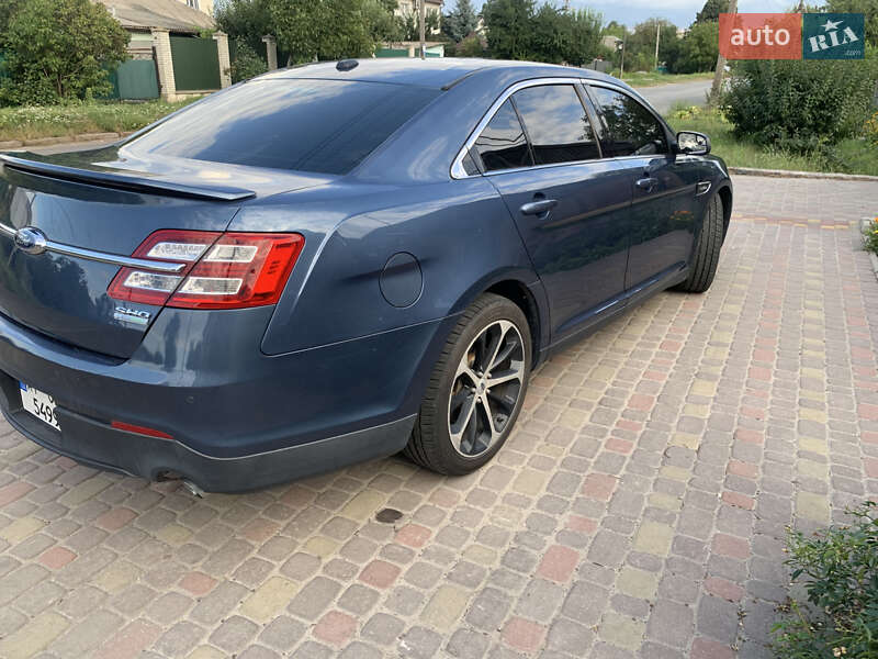 Седан Ford Taurus 2018 в Киеве
