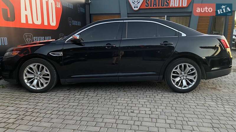 Седан Ford Taurus 2017 в Виннице