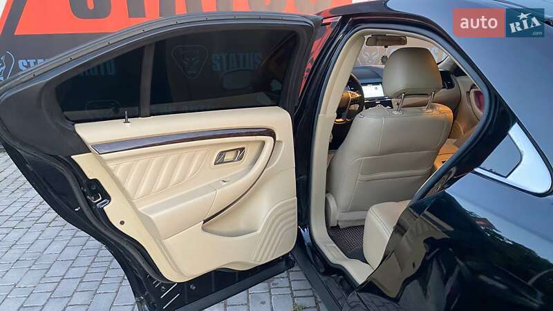 Седан Ford Taurus 2017 в Виннице