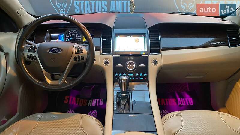 Седан Ford Taurus 2017 в Виннице