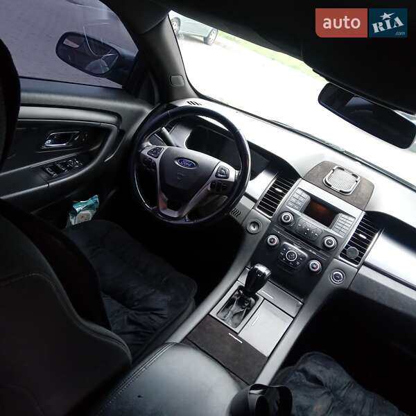 Седан Ford Taurus 2012 в Белогородке