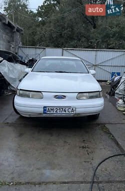 Седан Ford Taurus 1993 в Коростене