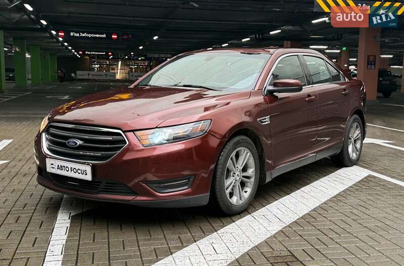 Седан Ford Taurus 2016 в Києві