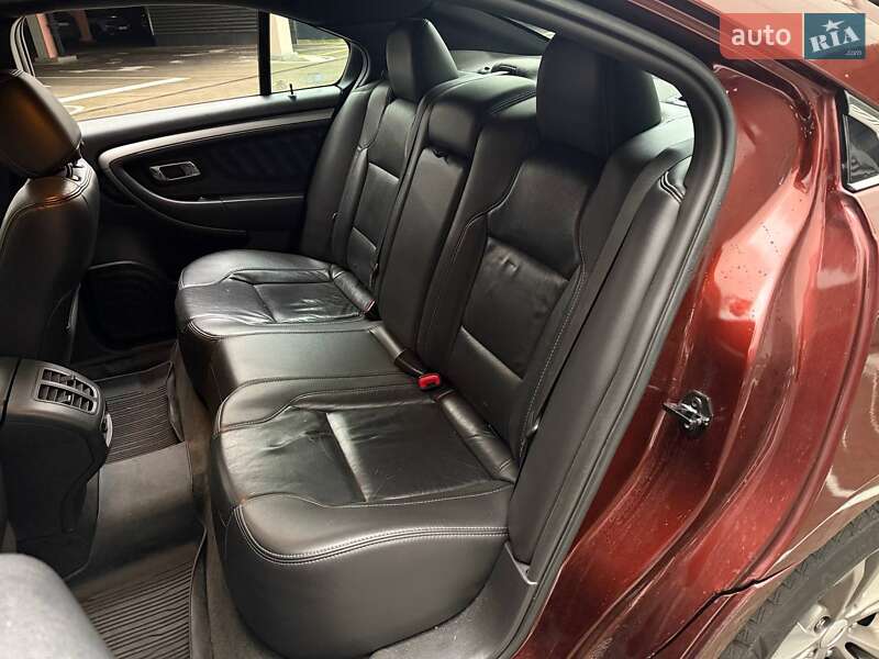 Седан Ford Taurus 2016 в Києві